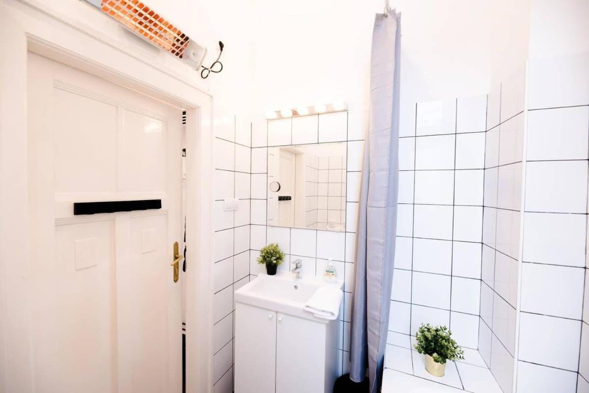 Ultra Central - Ac - Comfy Apartment