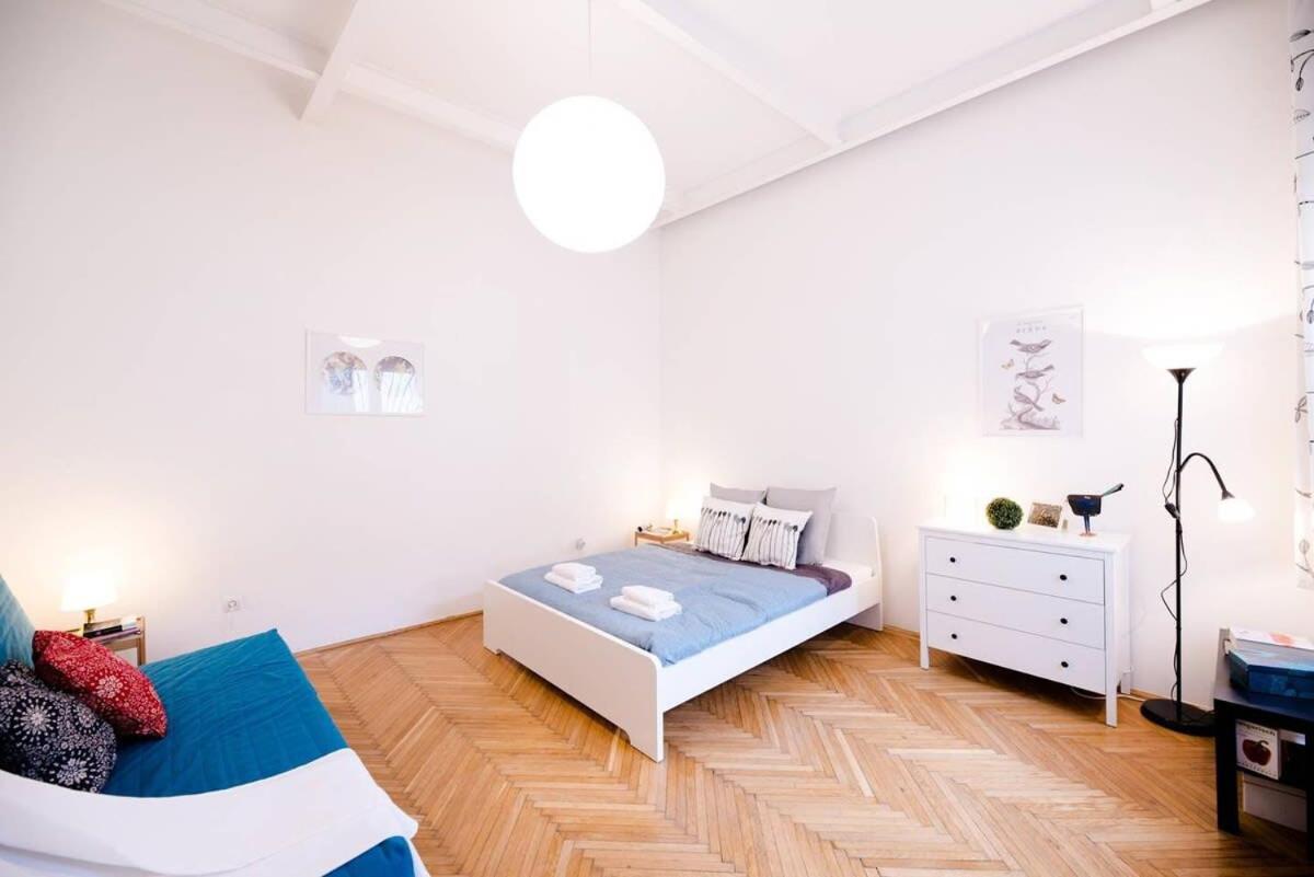 Ultra Central - Ac - Comfy