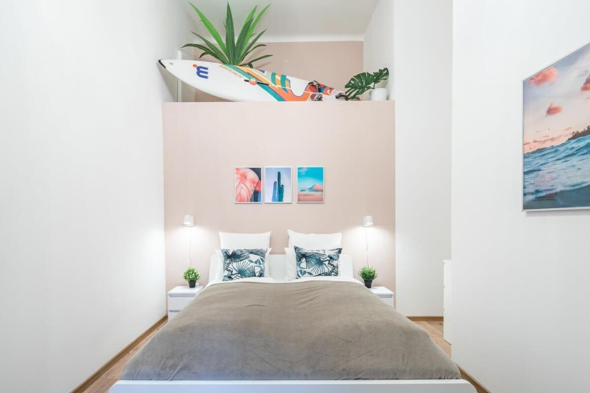 Full Comfort, 4 Bedrooms In The Heart Of The Appartement Boedapest
