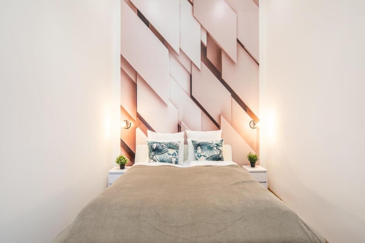 Full Comfort, 4 Bedrooms In The Heart Of The * Boedapest