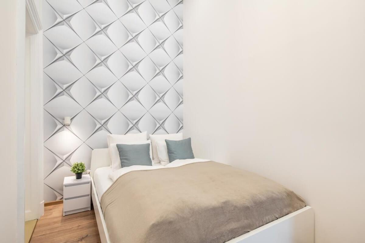 Full Comfort, 4 Bedrooms In The Heart Of The Boedapest