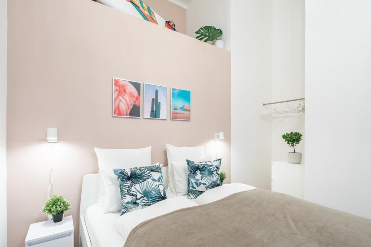 Full Comfort, 4 Bedrooms In The Heart Of The *