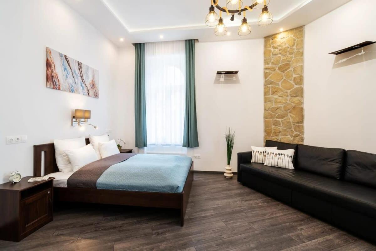 Comfy New At Castle