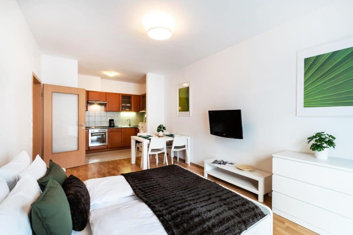 Pleasant & Comfy In Super Location Lejlighed *
