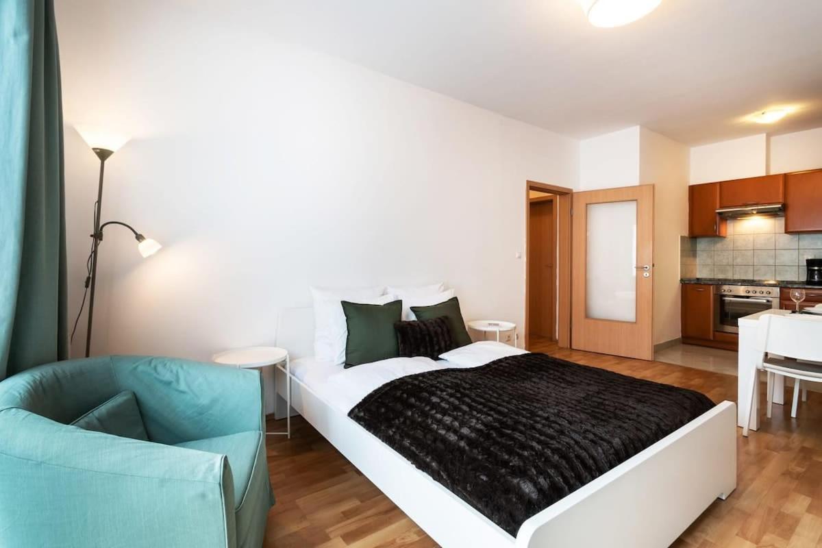 Pleasant & Comfy In Super Location *