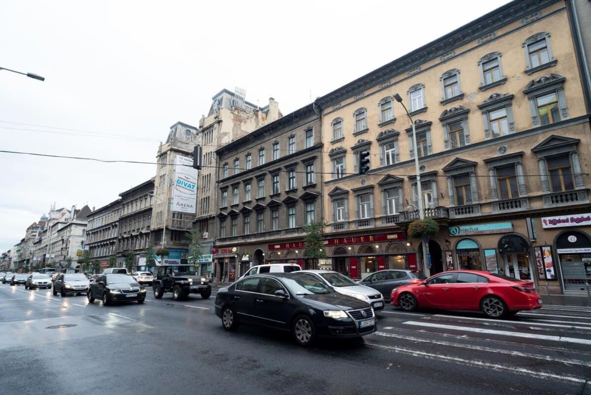 Ideal New In The Center Lägenhet Budapest
