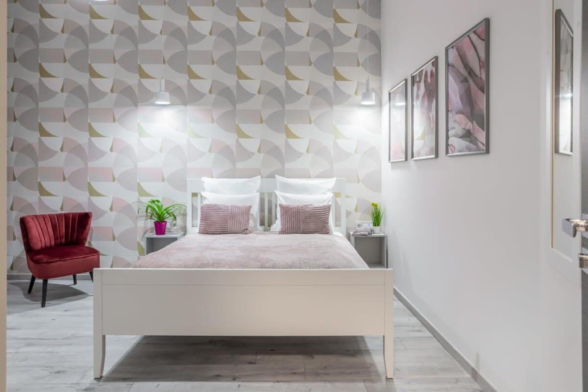 Apartment Gorgeous & Super Budapest