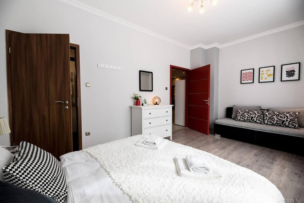 Ultra Large With Ac And Balcony * Budapest