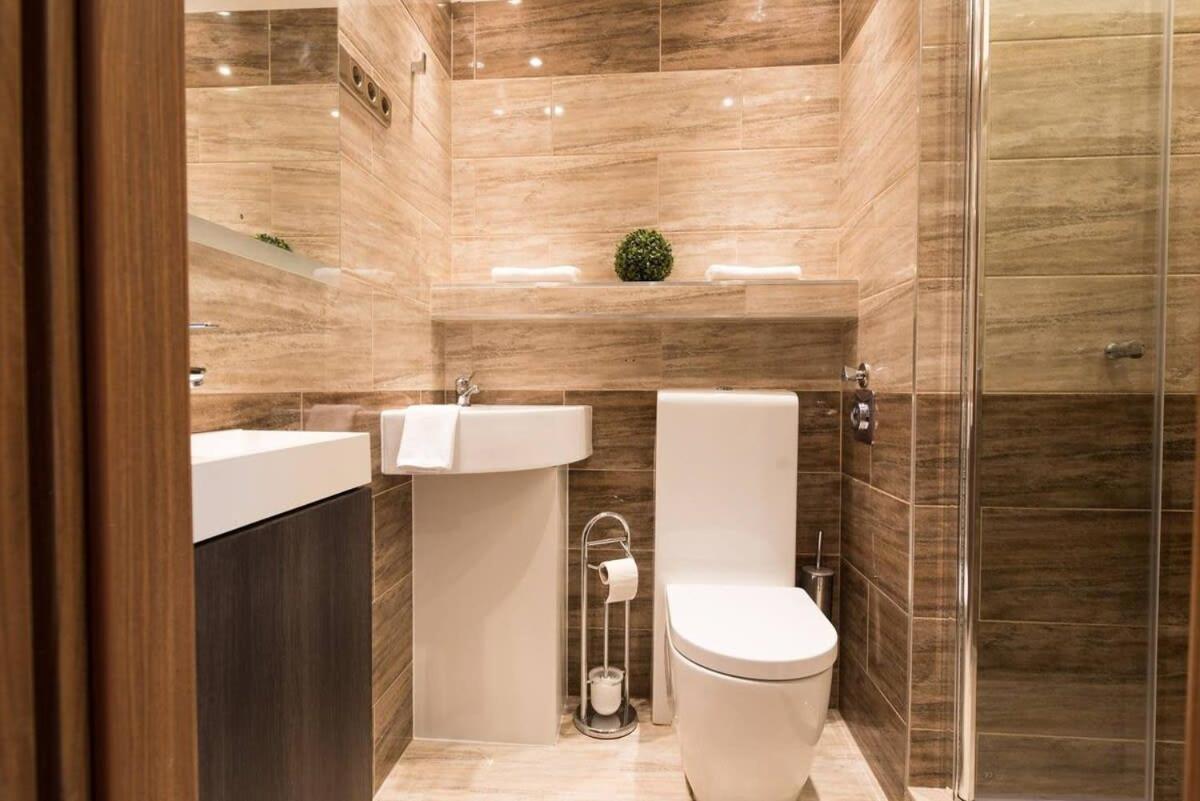 Ultra Large With Ac And Balcony Apartamento