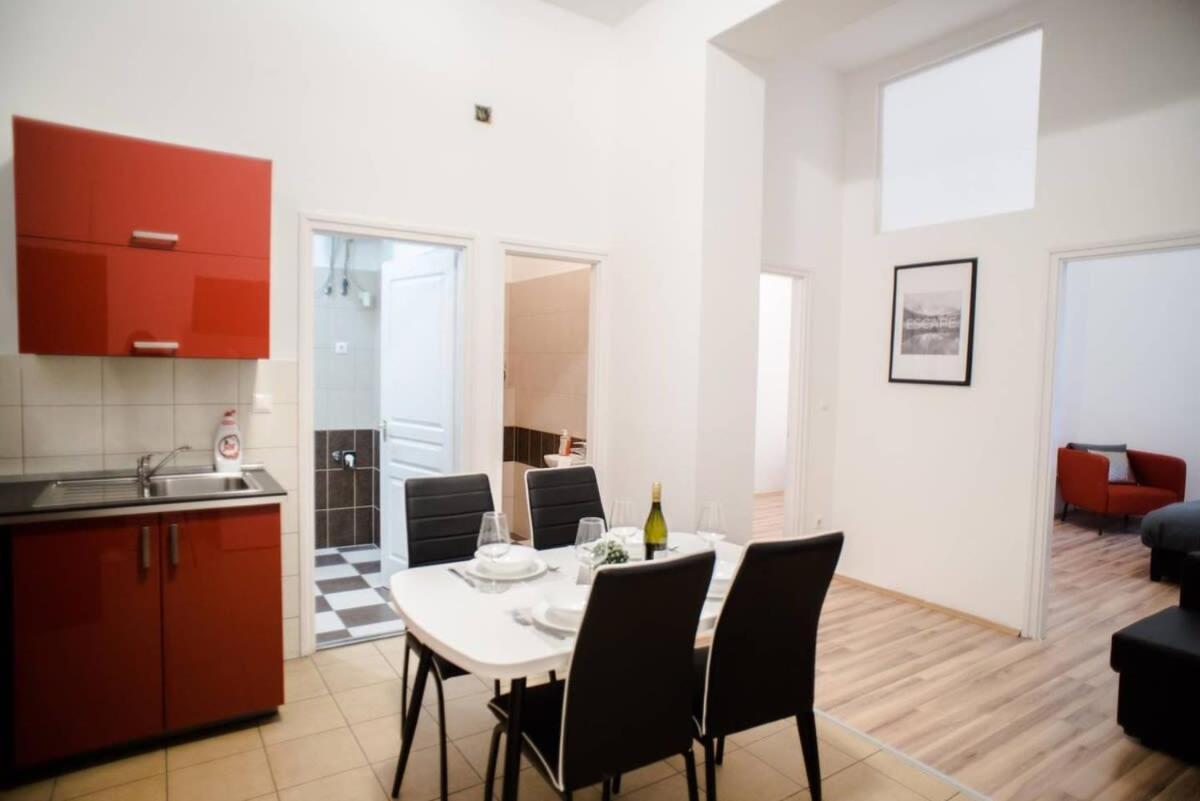Very Spacious Ac Apartment *