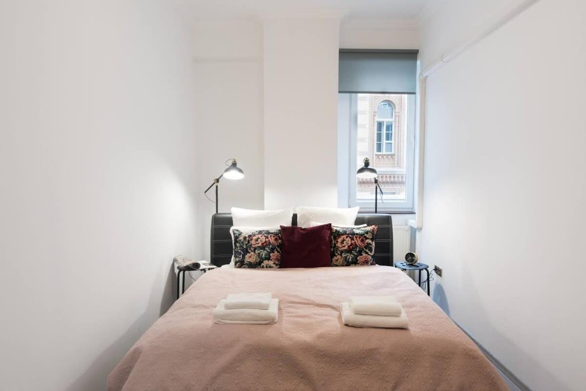 Apartment Ultra Large With Ac And Balcony Budapest