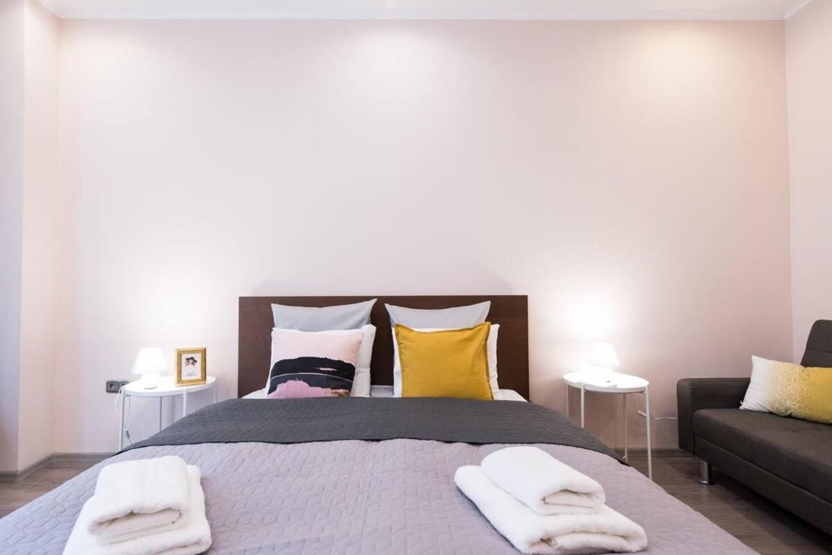 Ultra Large With Ac And Balcony * Budapest