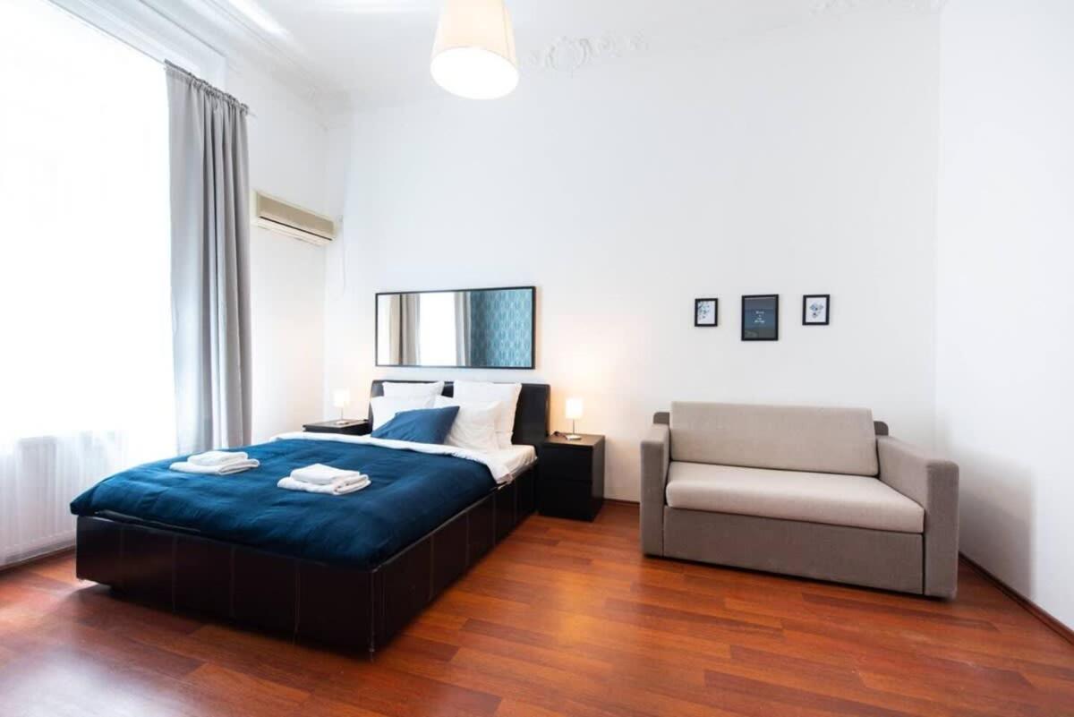Apartamento Very Convenient Large Ac Place Budapest