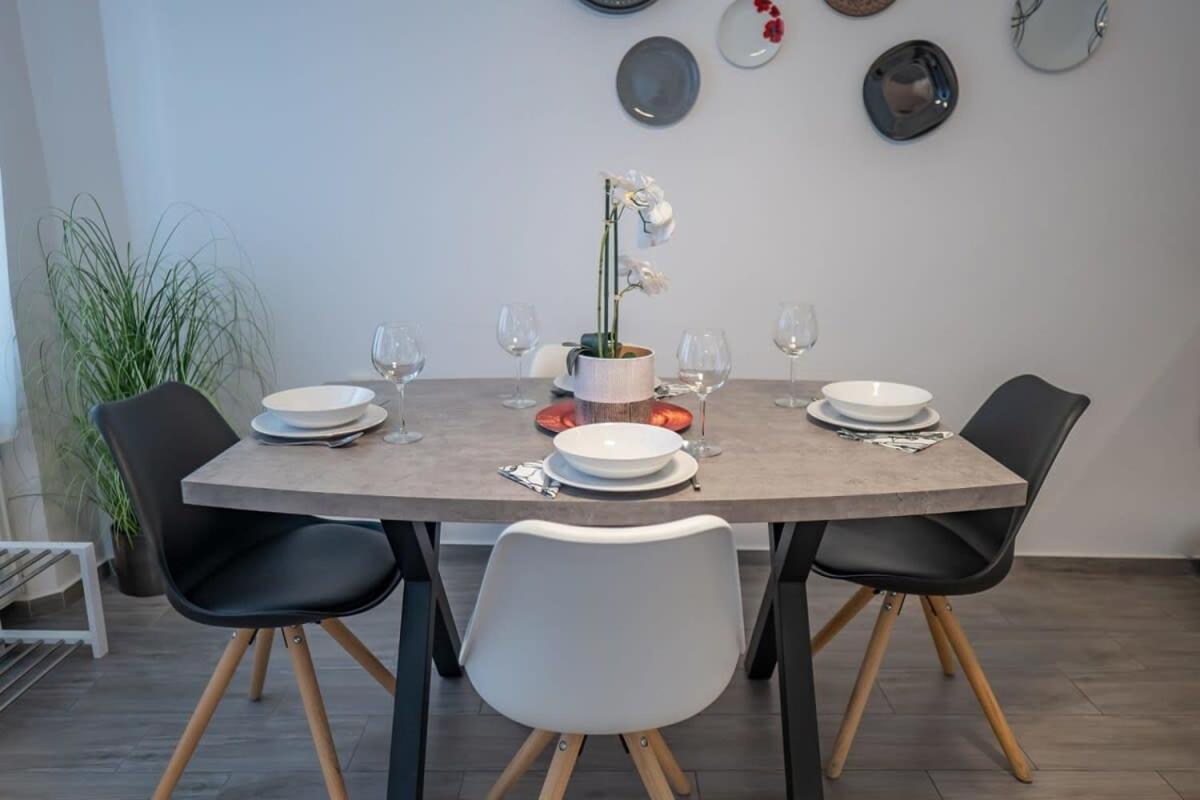 Chic Flat With River View Budapest