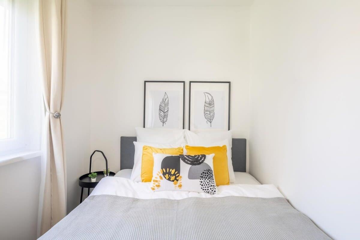 Sunny Balcony - Cute And Cozy * Budapest
