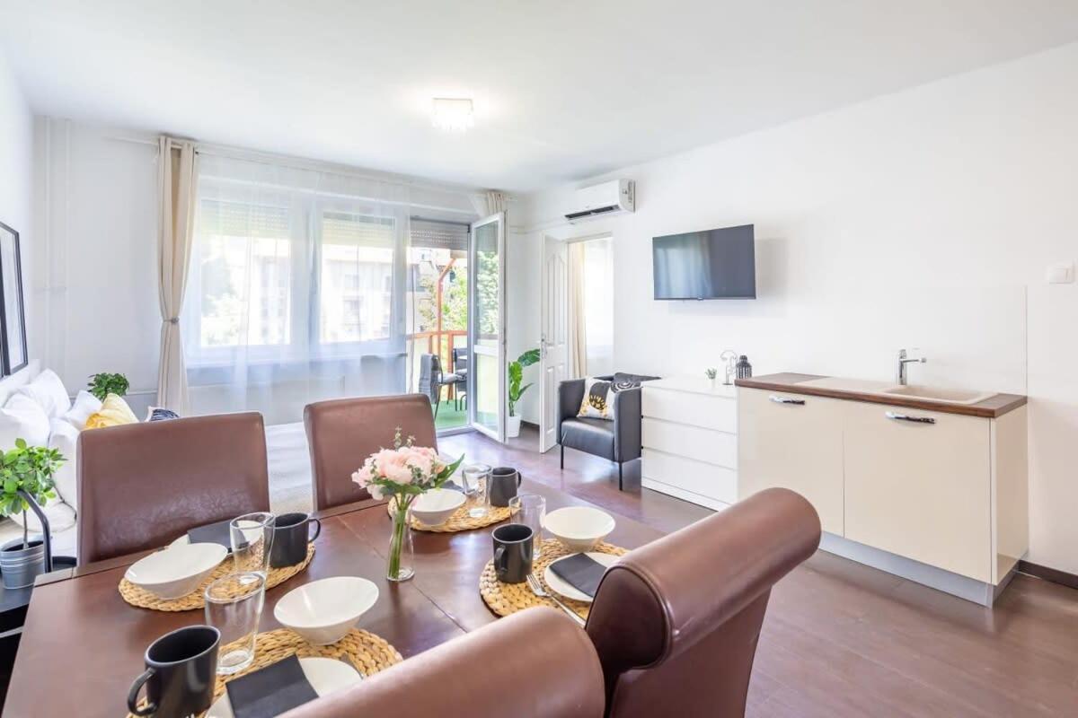 Sunny Balcony - Cute And Cozy Appartement *