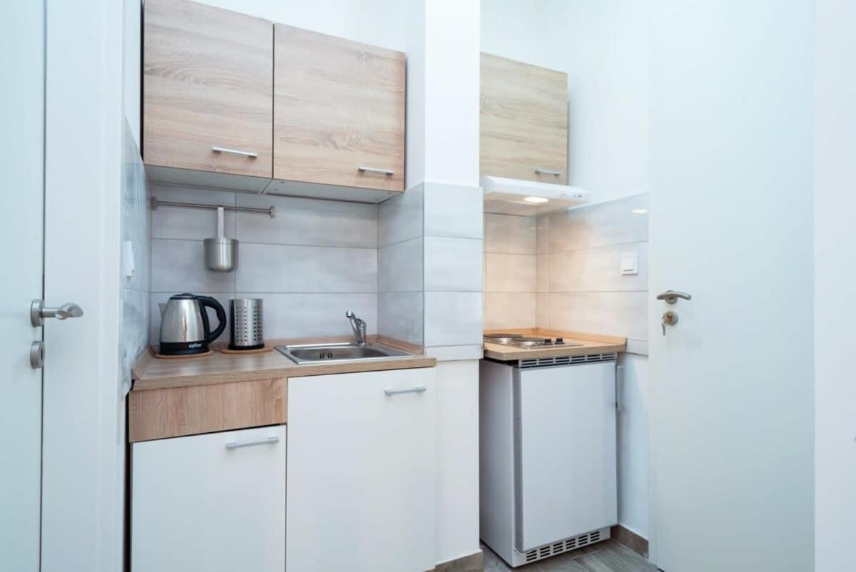 Modern Stylish At Location Apartment *