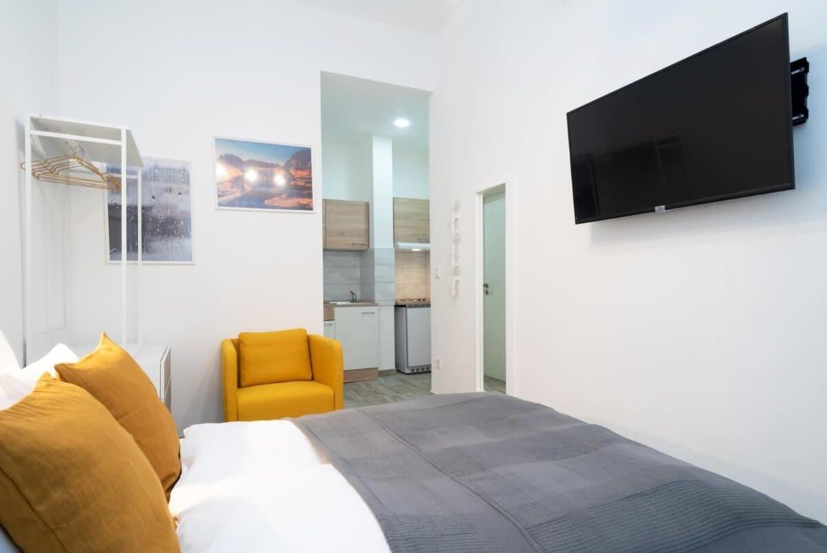 Apartment Modern Stylish At Location Budapest