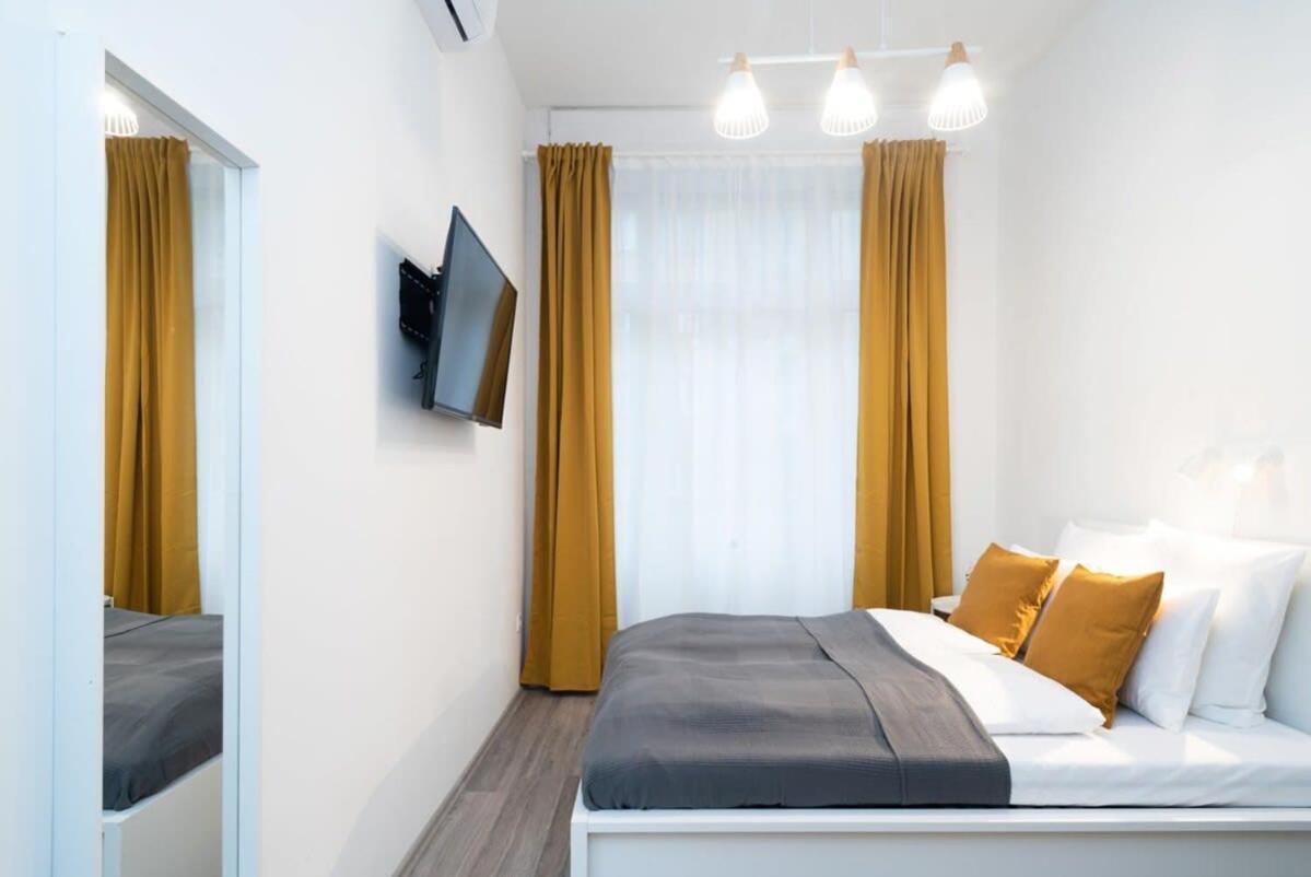 Apartment Modern Stylish At Location