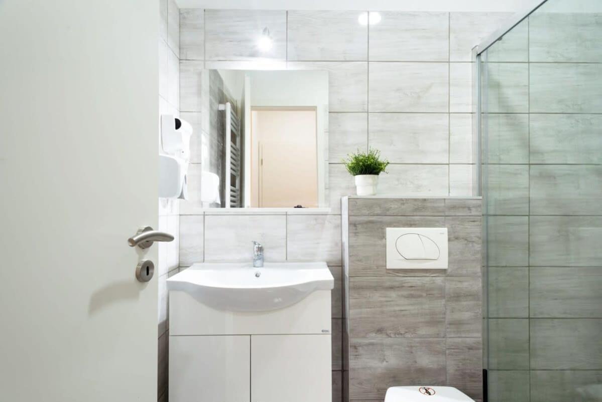 Modern Stylish At Location * Budapest