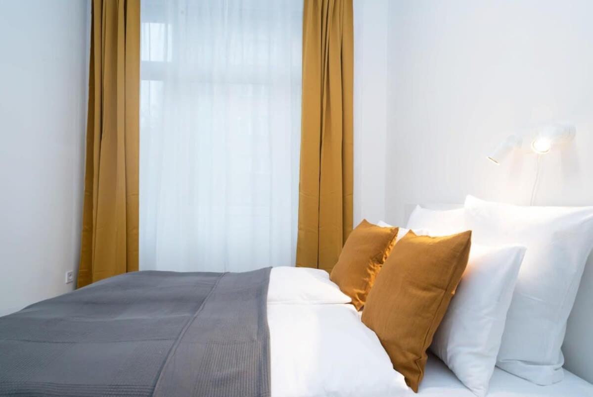 Modern Stylish At Location Budapest
