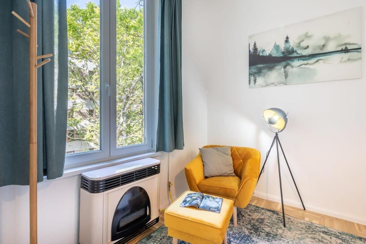 Lovely & Cozy With A C Budapest