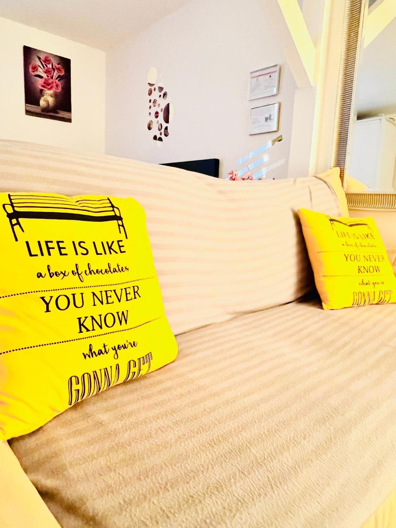Chloe Apartment *