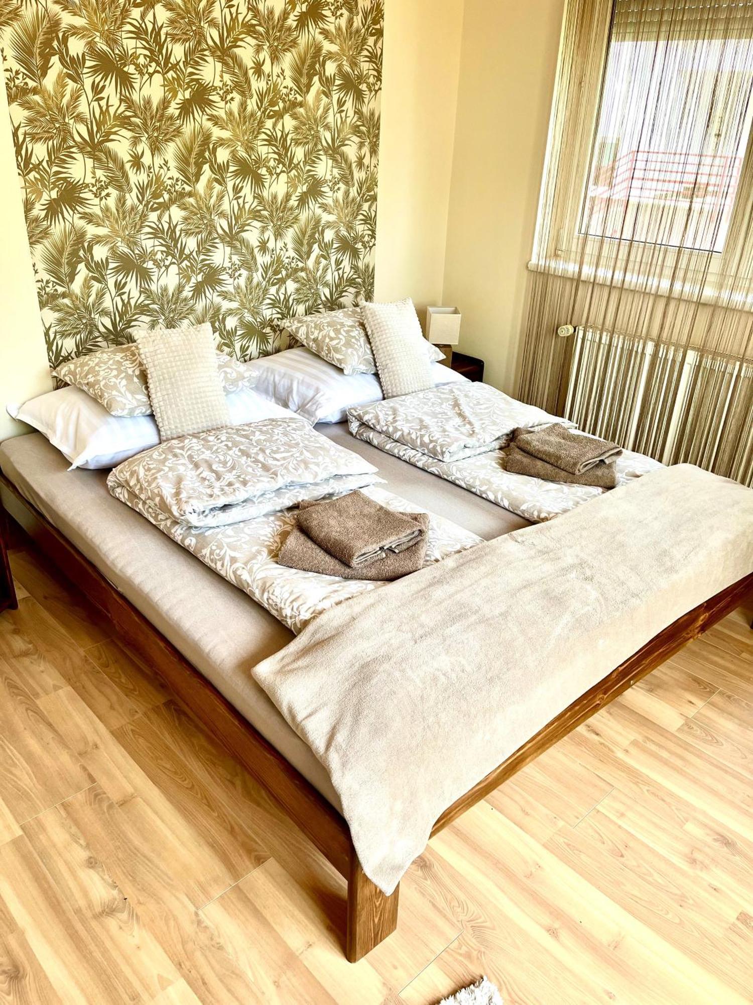 Kiraly Csaladi Apartman- Royal Family #freegarage Budapeszt