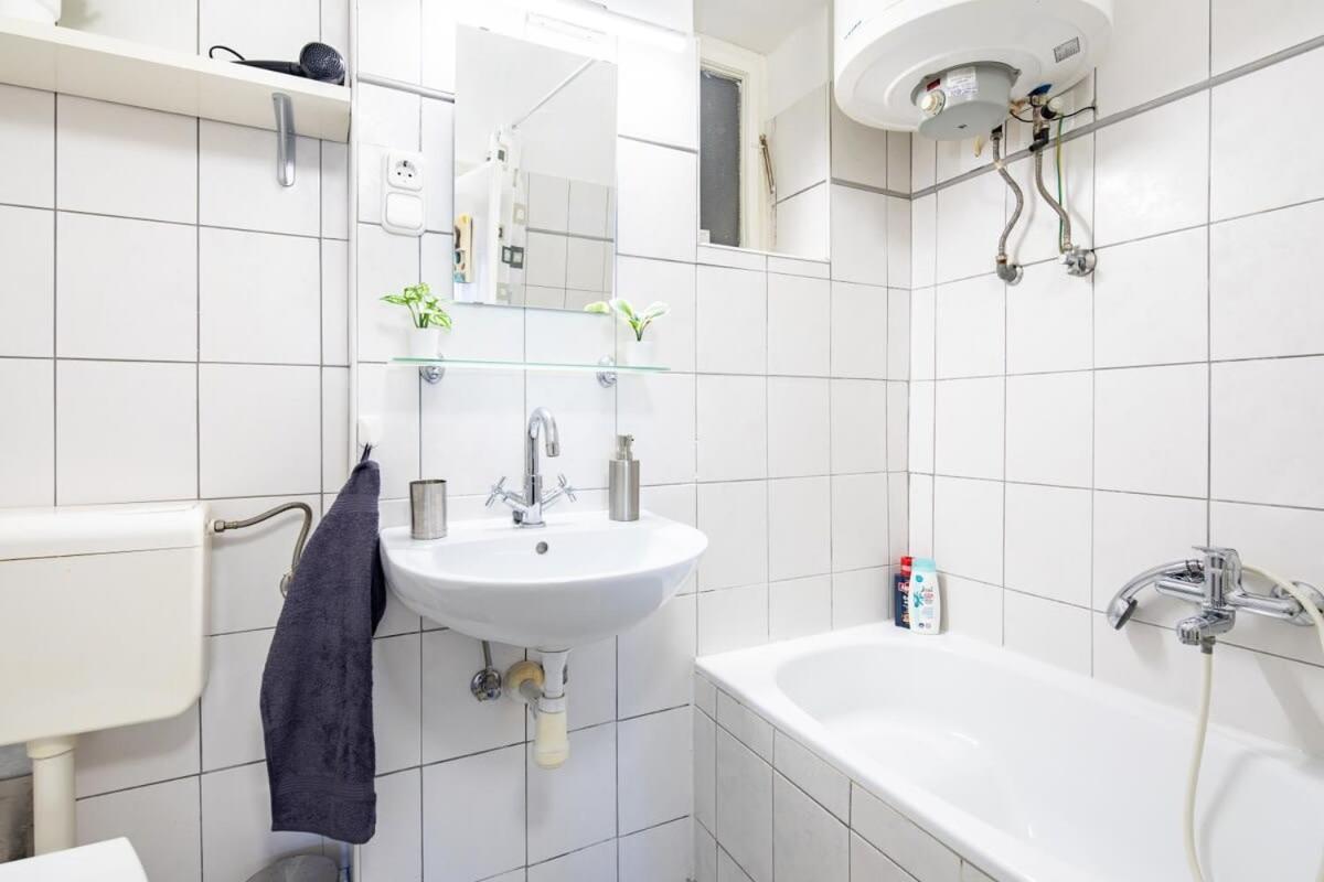 Apartament Historic Grace, Classical At Corvin