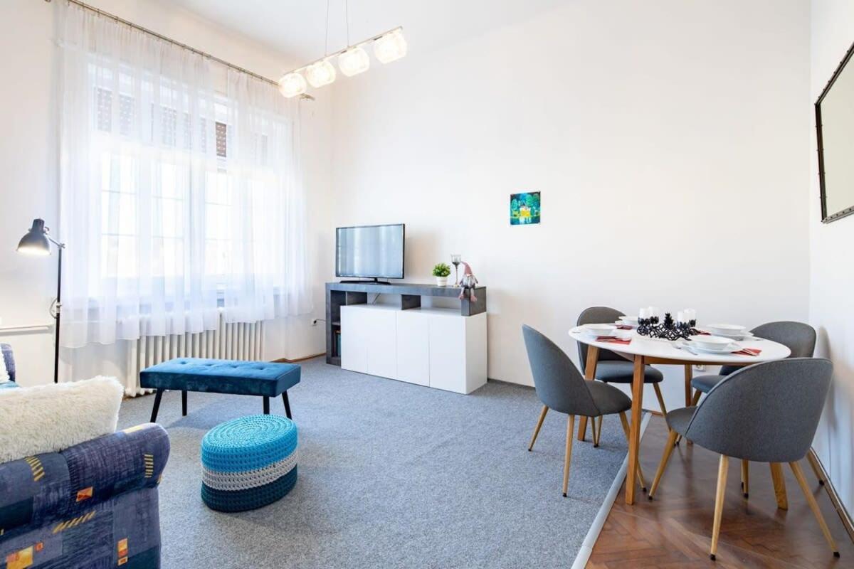 Apartament Historic Grace, Classical At Corvin *