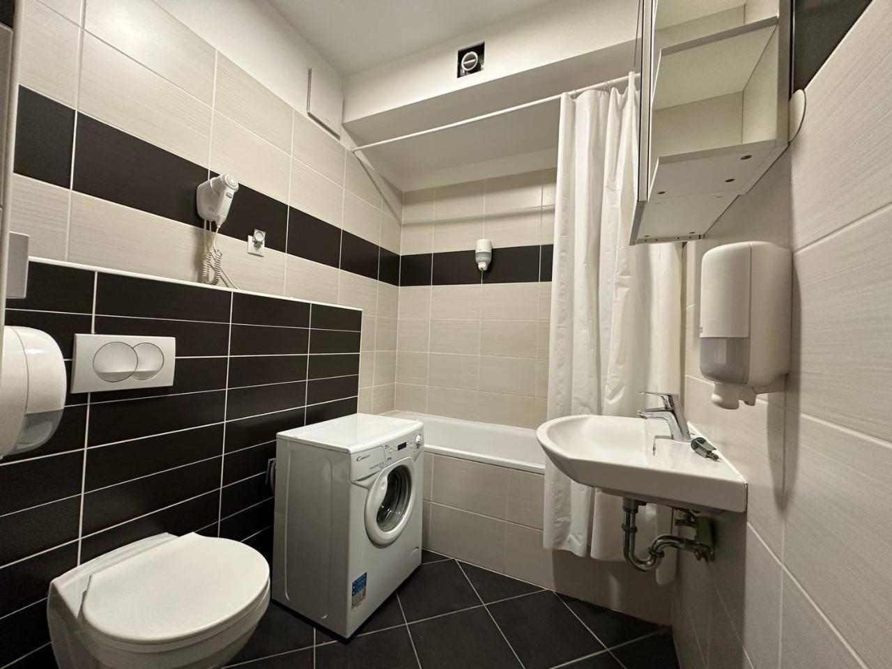 Sun Residential Suite-free Parking Garage Same Building