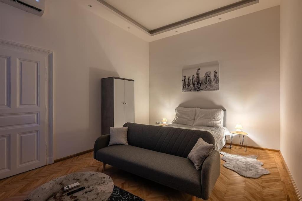Apartament Dizsu's Place Budapeszt