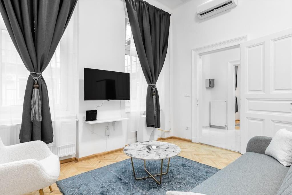 Dizsu's Place Apartment Budapest