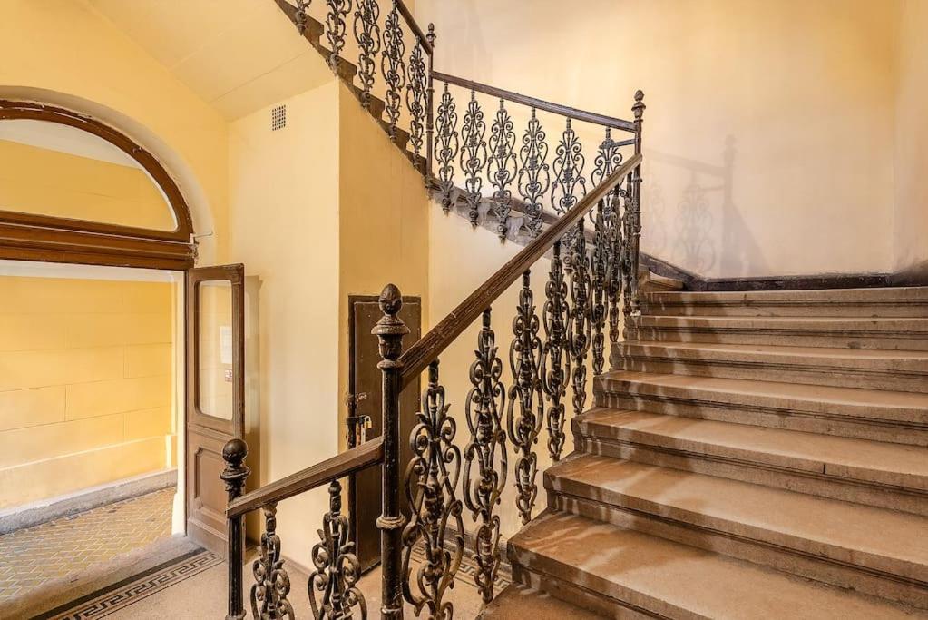 Apartament Dizsu's Place Budapeszt