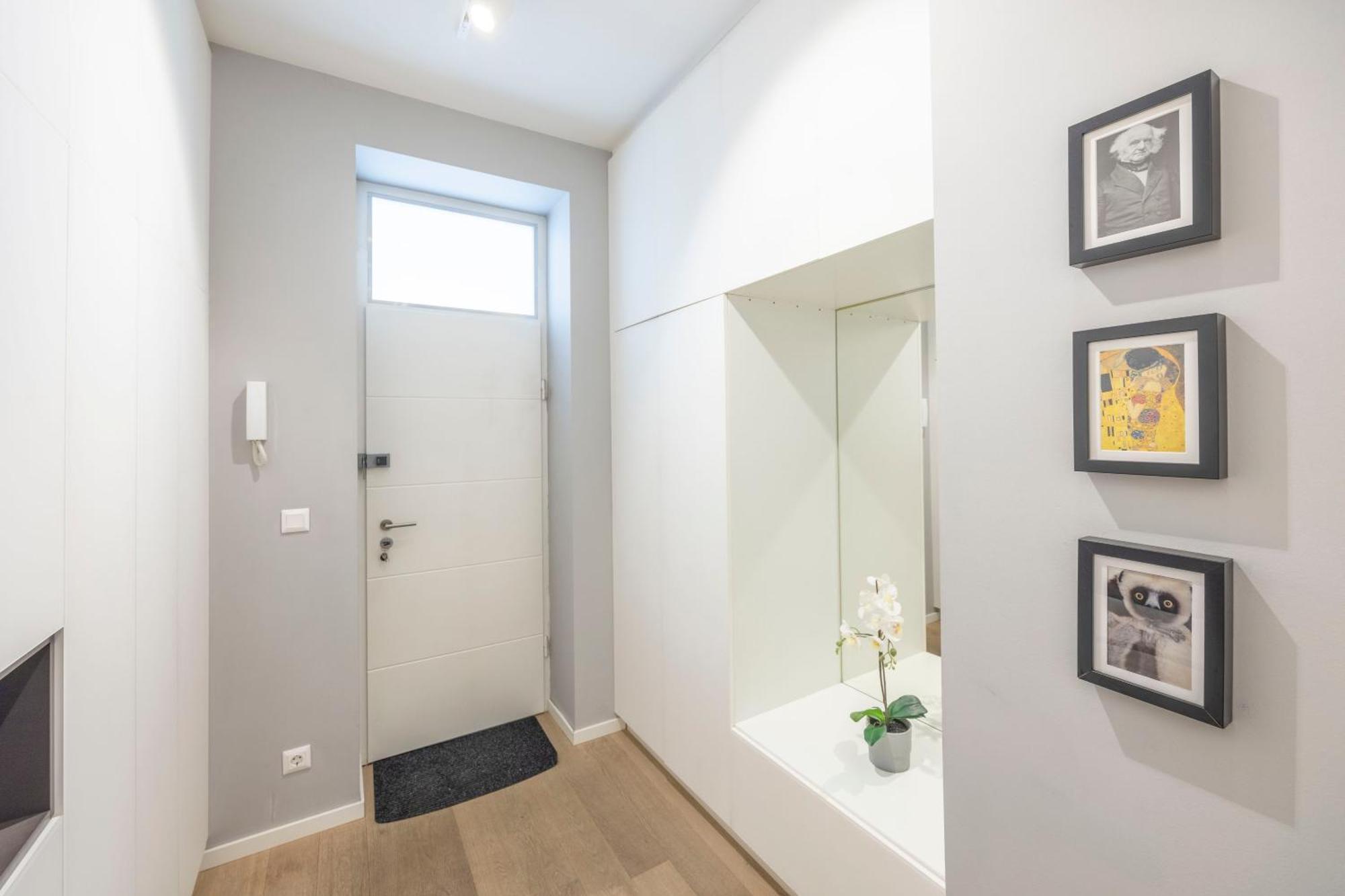 Stylish & Spacious By Prestige Homes Apartment Budapest