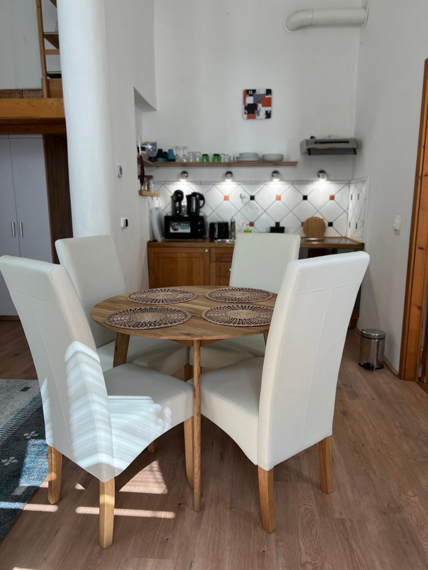Apartment W15