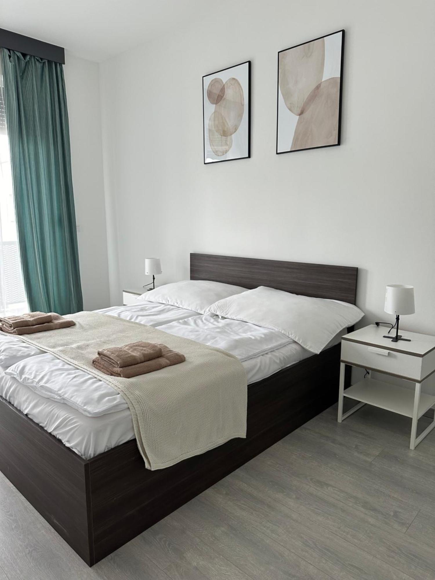 Apartamento Modern Riverside With A Balcony And Garage