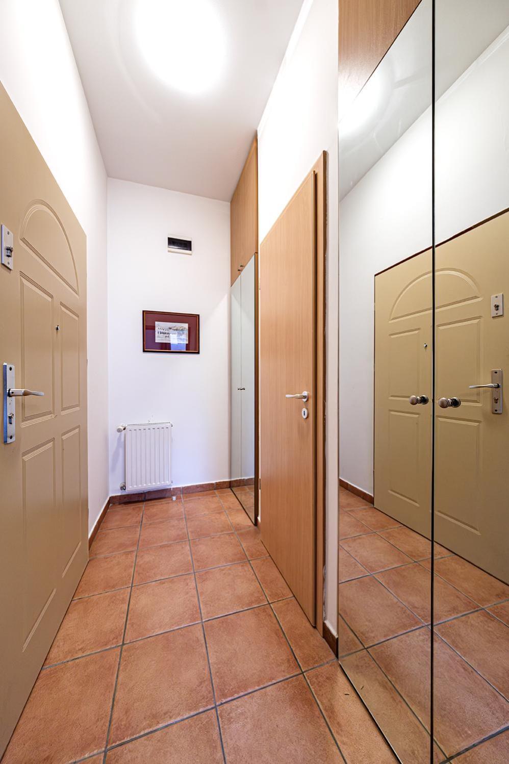 At The Synagogue - Jewish Quarter Apartment