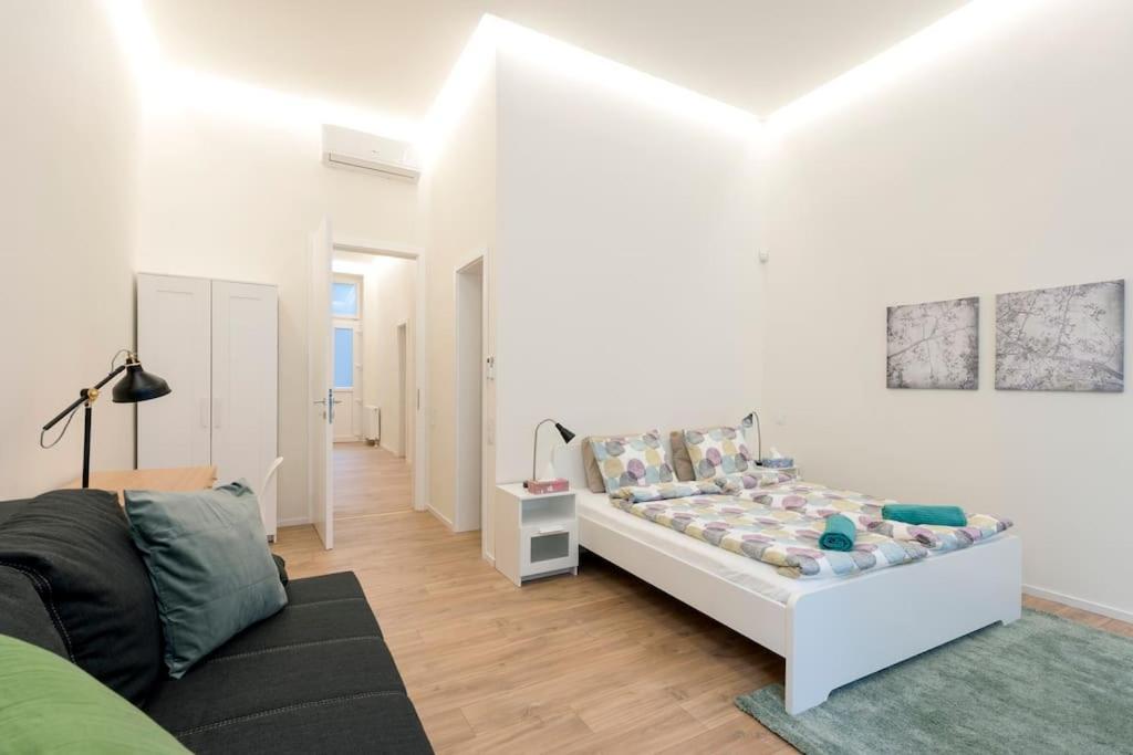 Luxury New-3bdr 3bth Sauna!city Center Lägenhet