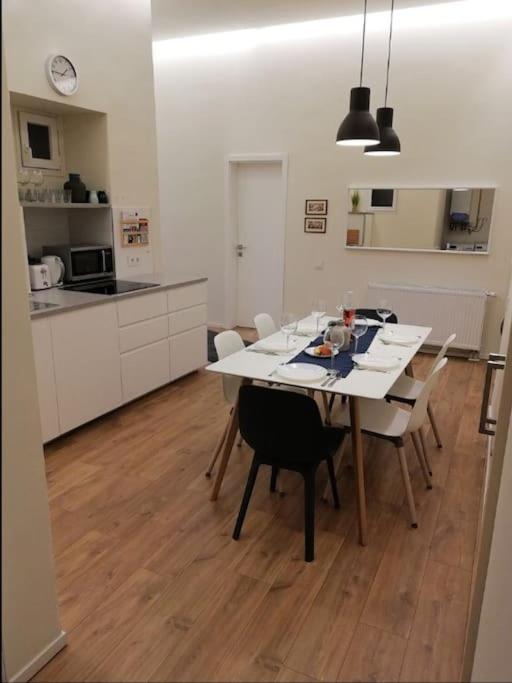 Luxury New-3bdr 3bth Sauna!city Center * Budapest
