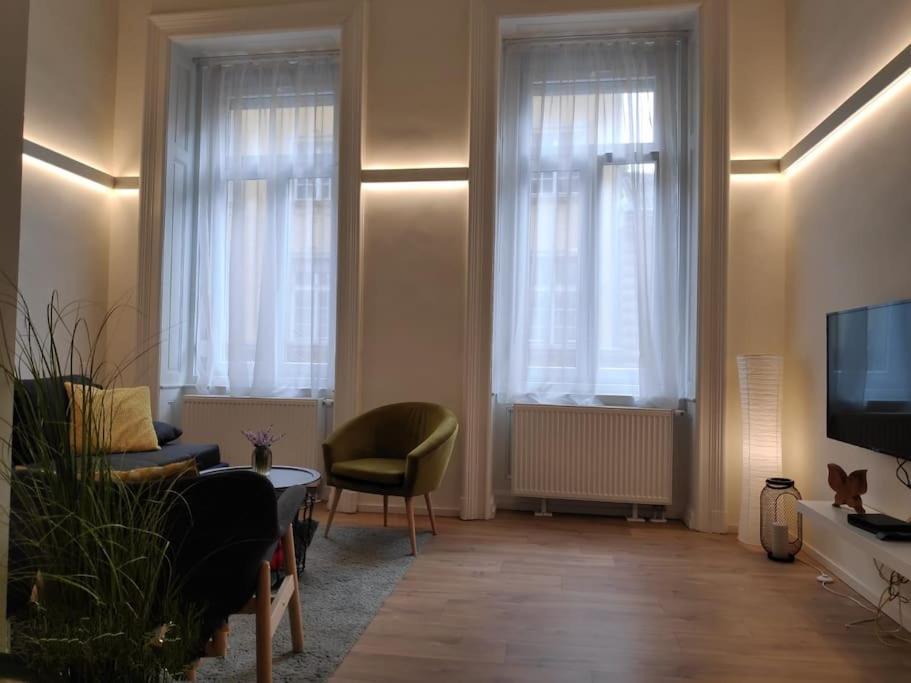Luxury New-3bdr 3bth Sauna!city Center Lägenhet