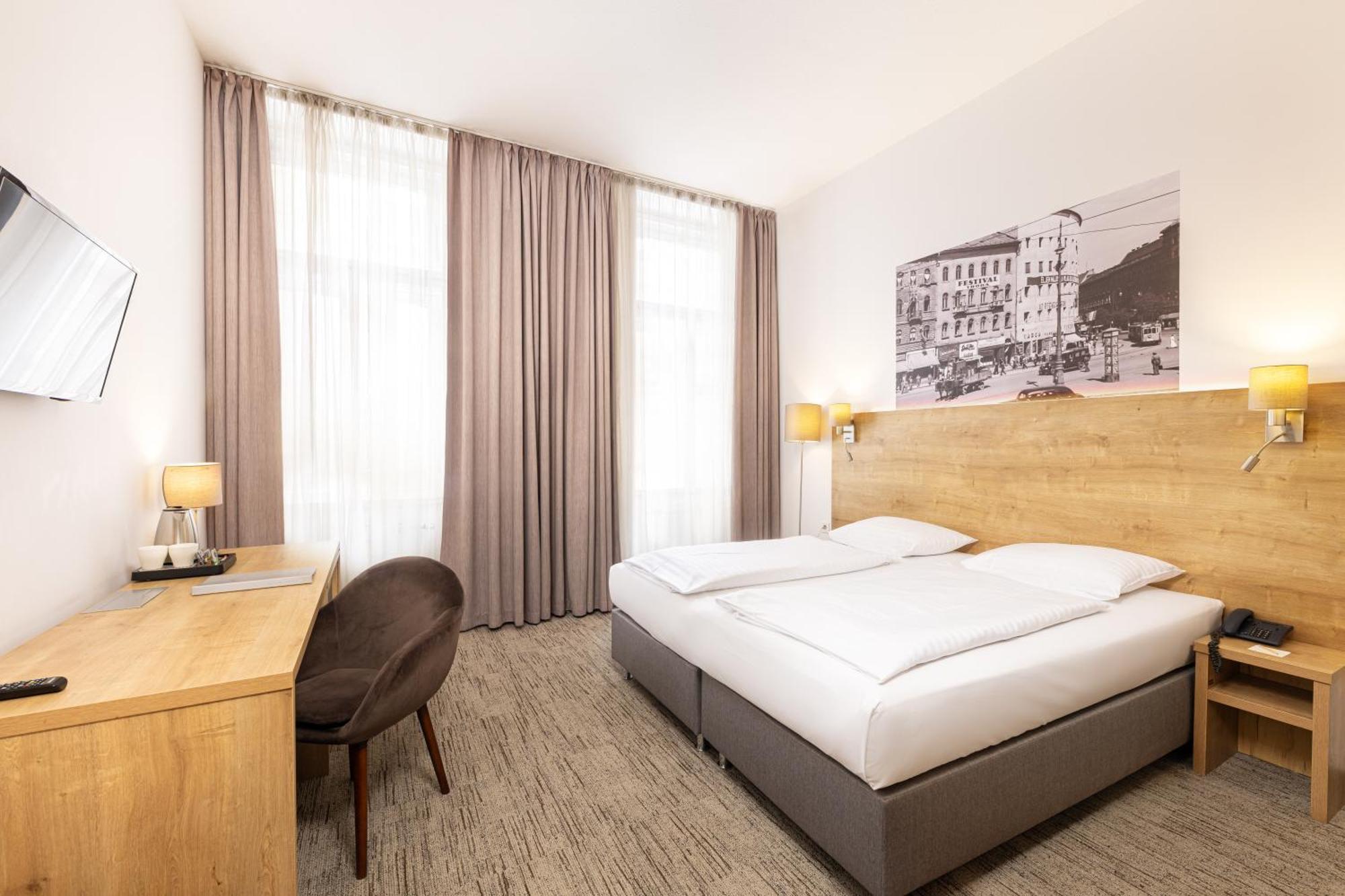 Hotel Ring