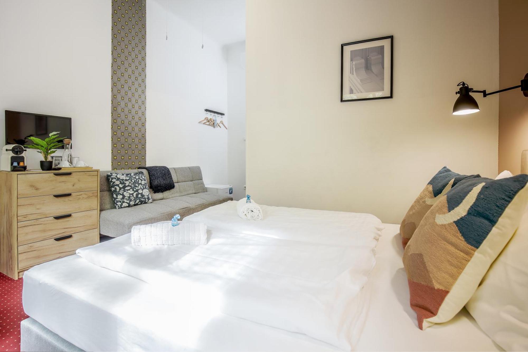 Maverick Downtown Hostel *