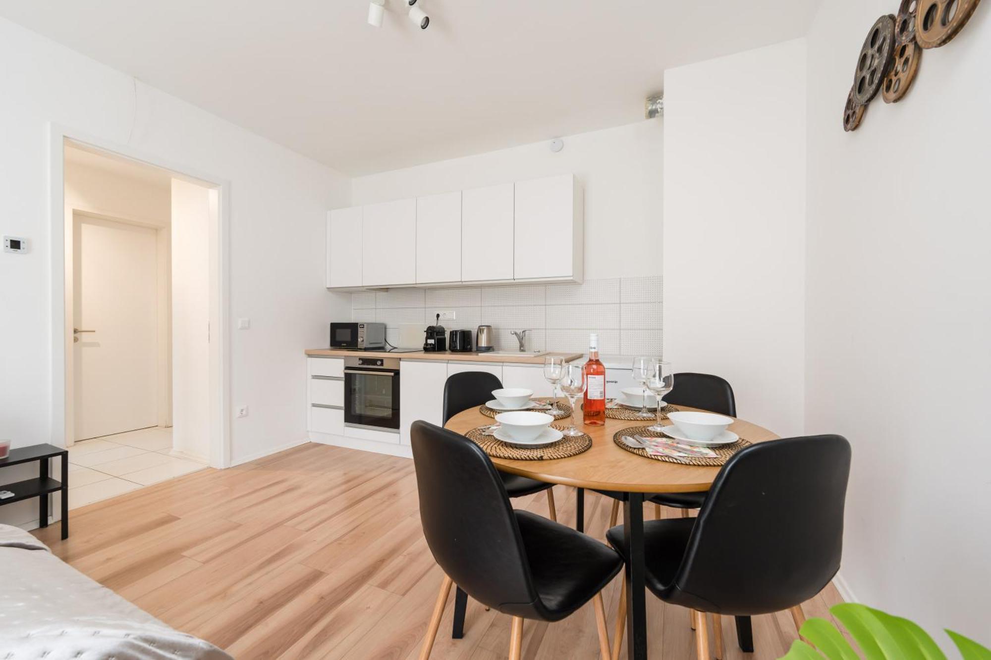Brand New Modern Apartment-2 Rooms-balcony-garage Apartment