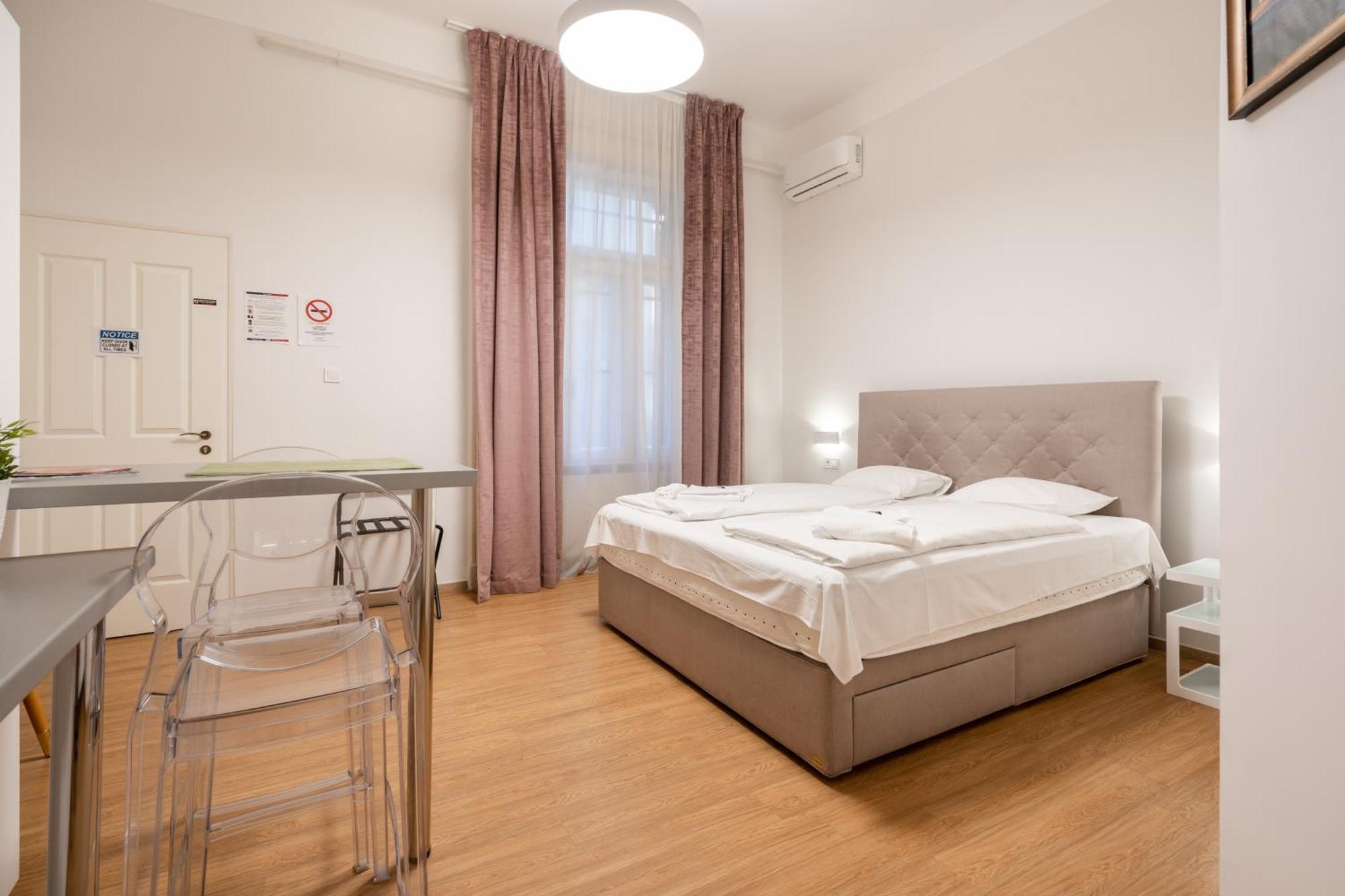 Klauzal Garden City Apartments- Studio K32 Apartment *