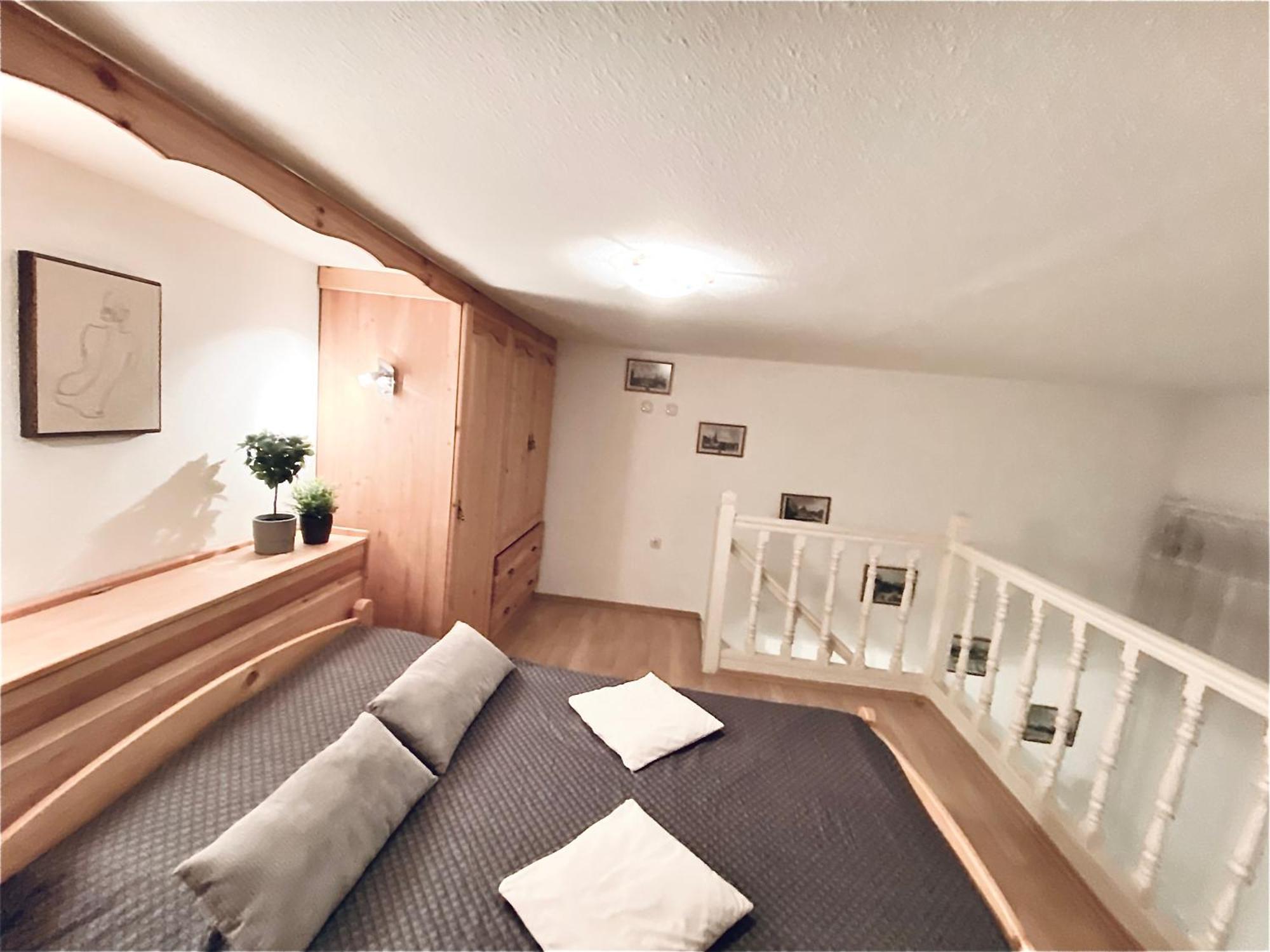Andrassy Apartment *