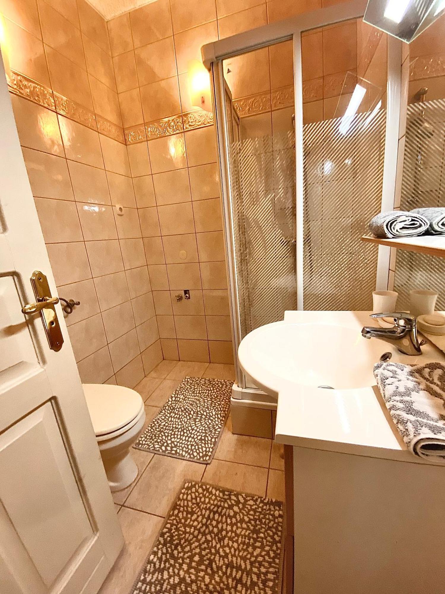 Andrassy Apartment