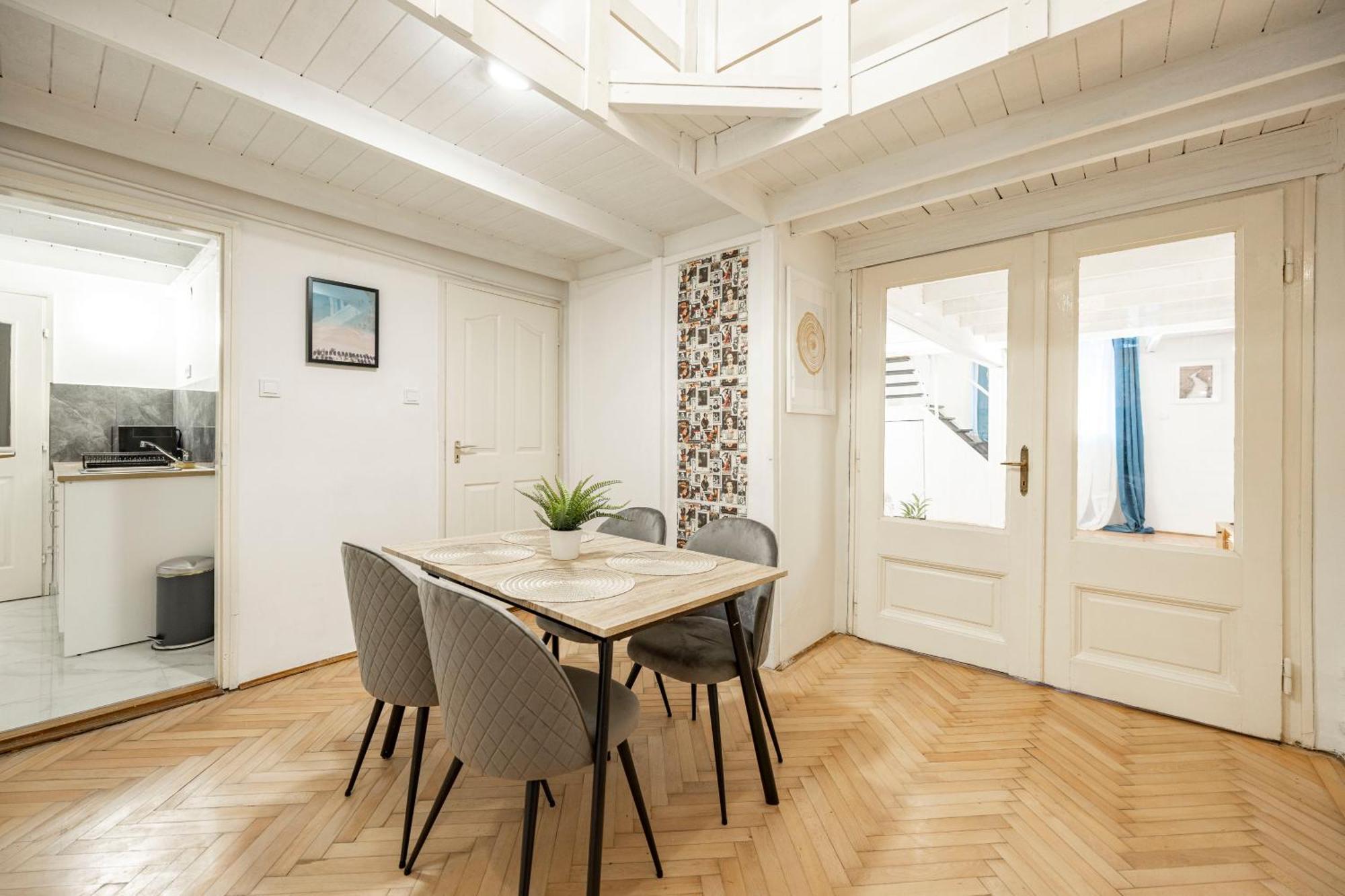 & Cozy Dream By Prestige Homes * Budapeszt