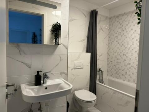 Apartament Newtranquil Near Corvin *