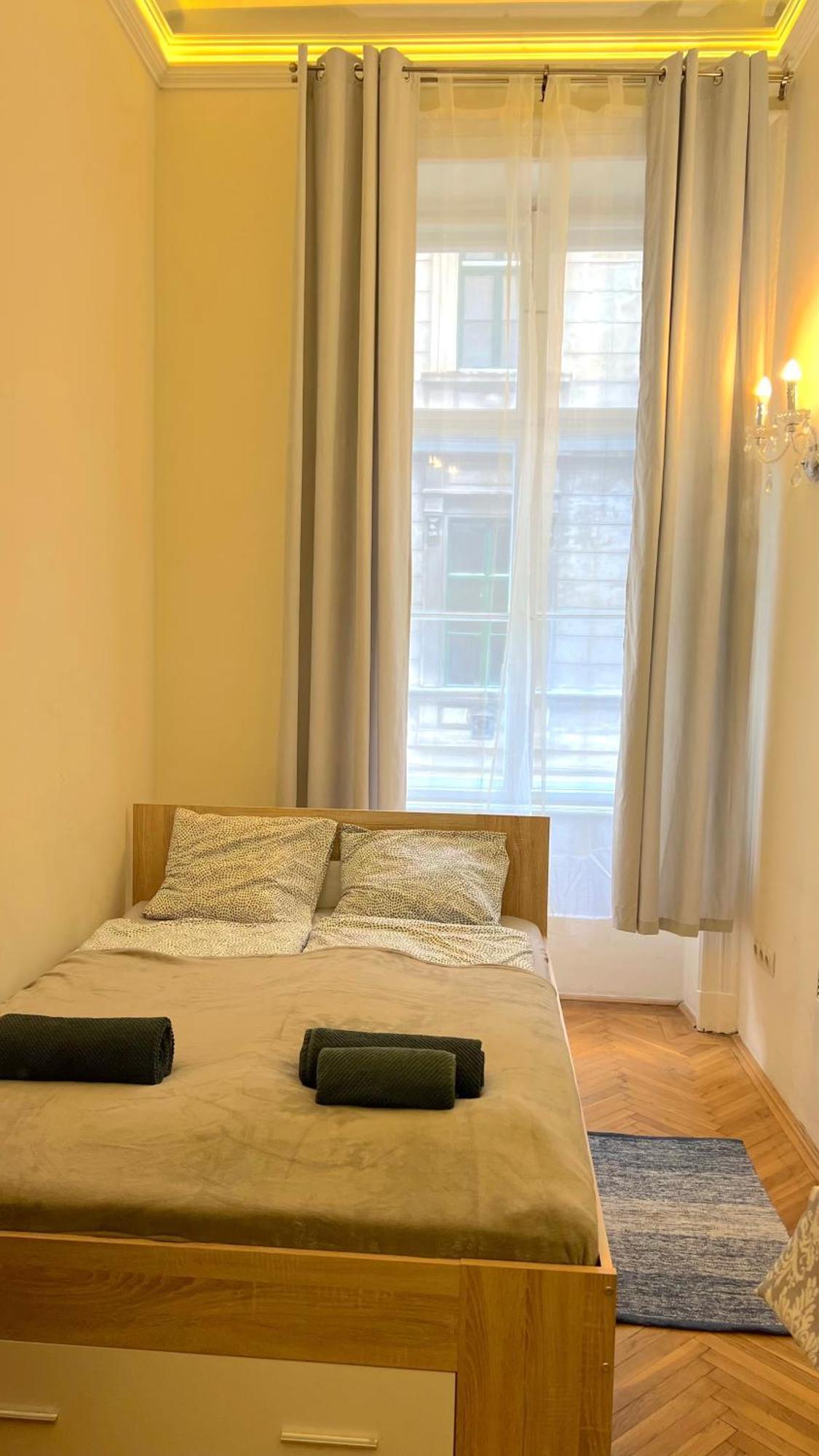 In Ferenciek Square Apartamento
